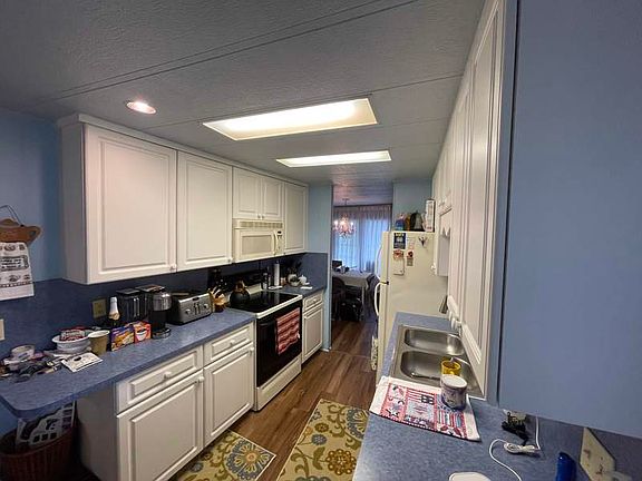 2nd image of 8536 Duke Ct E Lot 306