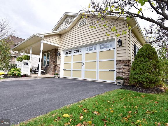 5th image of 75 Emma Ct