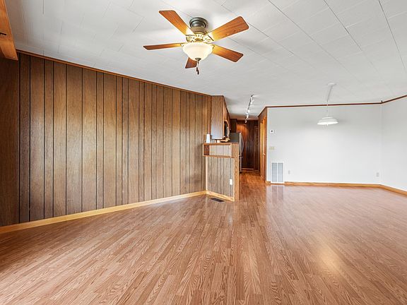 4th image of 72 Sunflower Ln