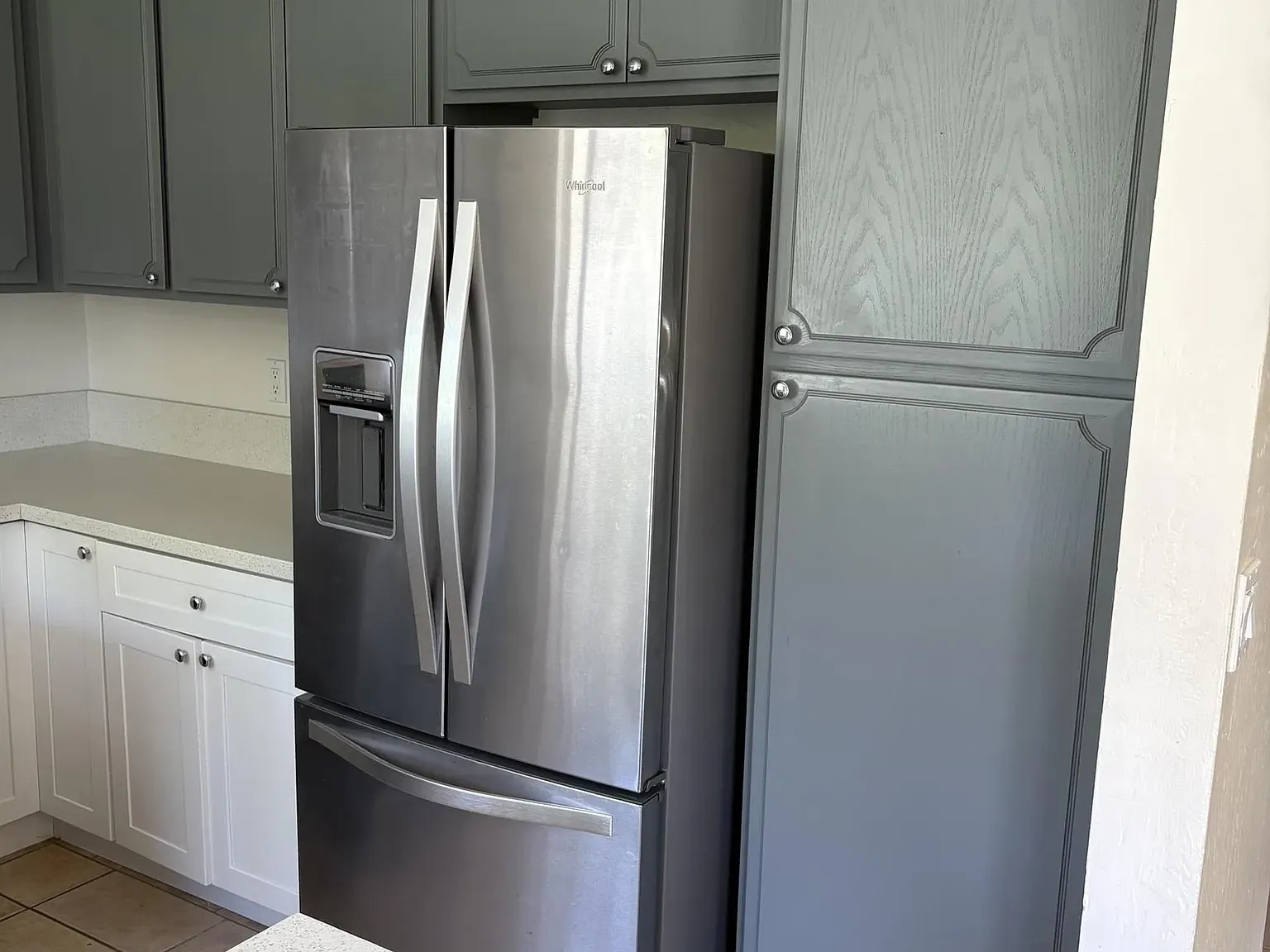 4 bed, 3.0 bath, 2083 sqft, $4,100 — Photo 4