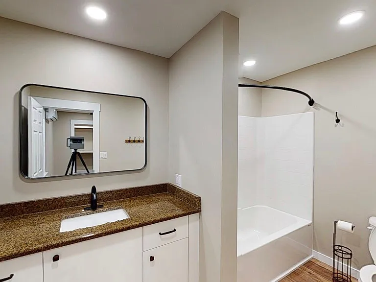 3207 N 6th Ave — Photo 23