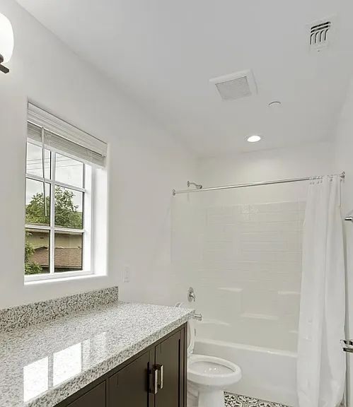 550 Hathaway Ave — Photo 10