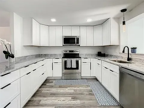 8450 77th Ave — Photo 2