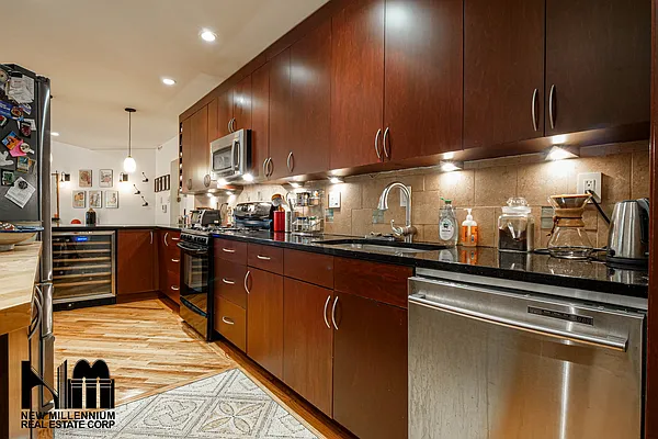 Sold by NMRE | media 6