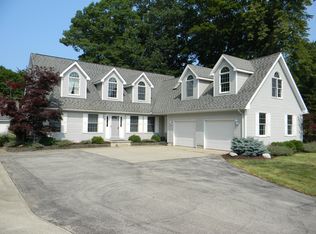 1455 S Lakeshore Dr, Ludington, MI 49431