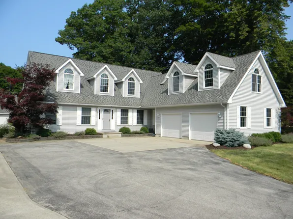 1455 S Lakeshore Dr, Ludington, MI 49431