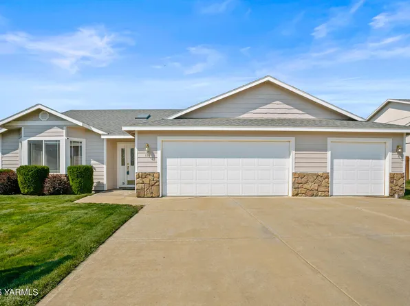 116 S Glacier St, Moxee, WA 98936