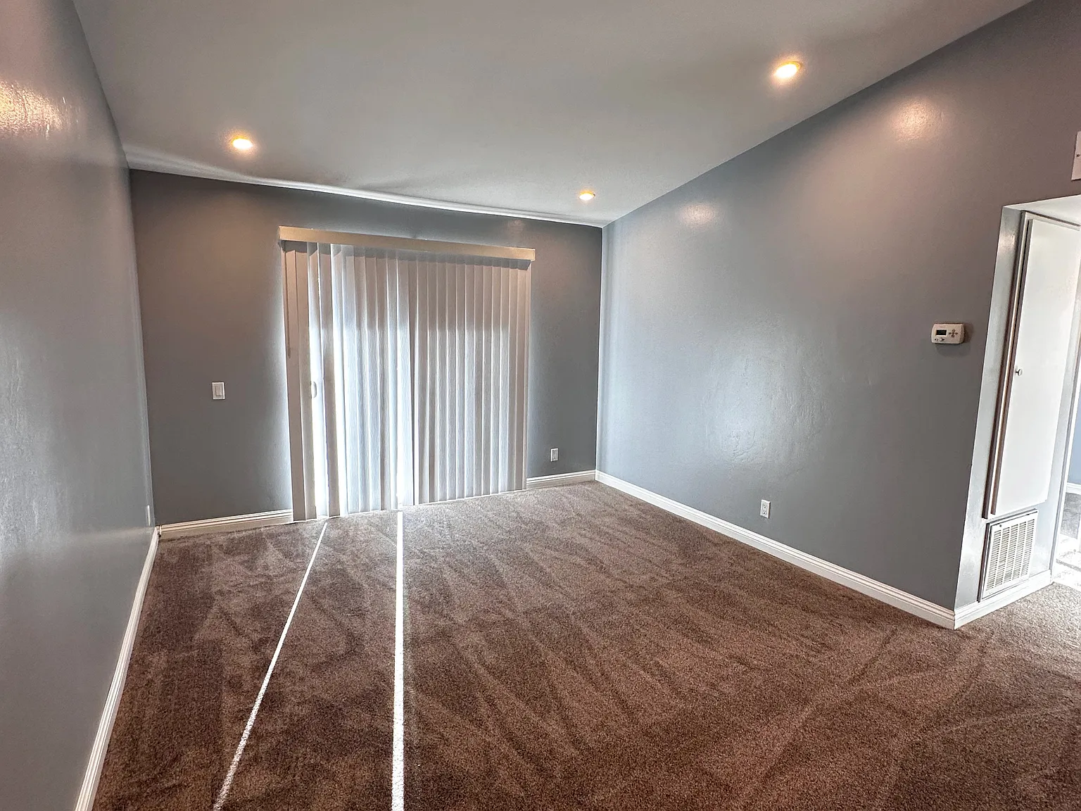 2 bed, 900 sqft, $2,200 — Photo 4