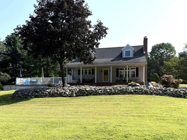 228 Mountville Dr, Lebanon, PA 17046