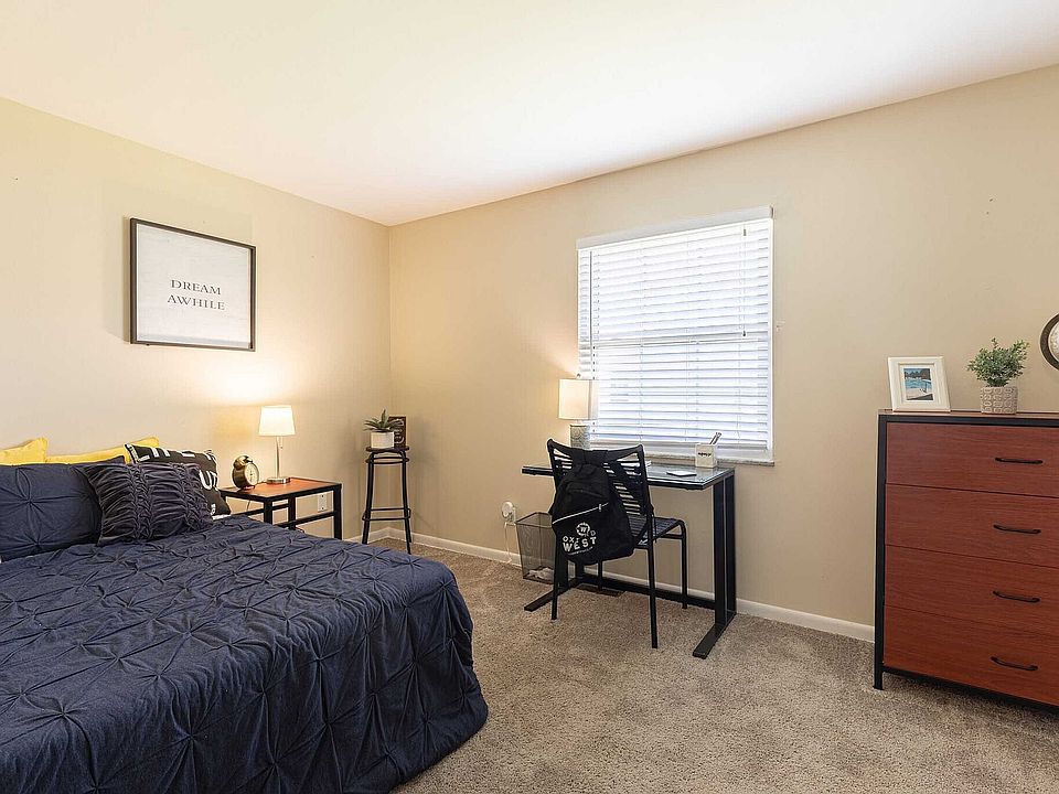 3br-15ba
1046sf bedroom 3