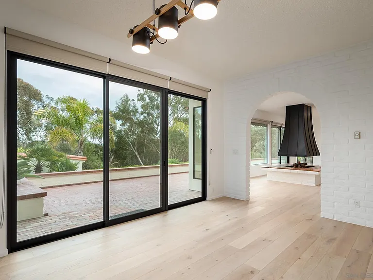 5406 Las Palomas — Photo 7