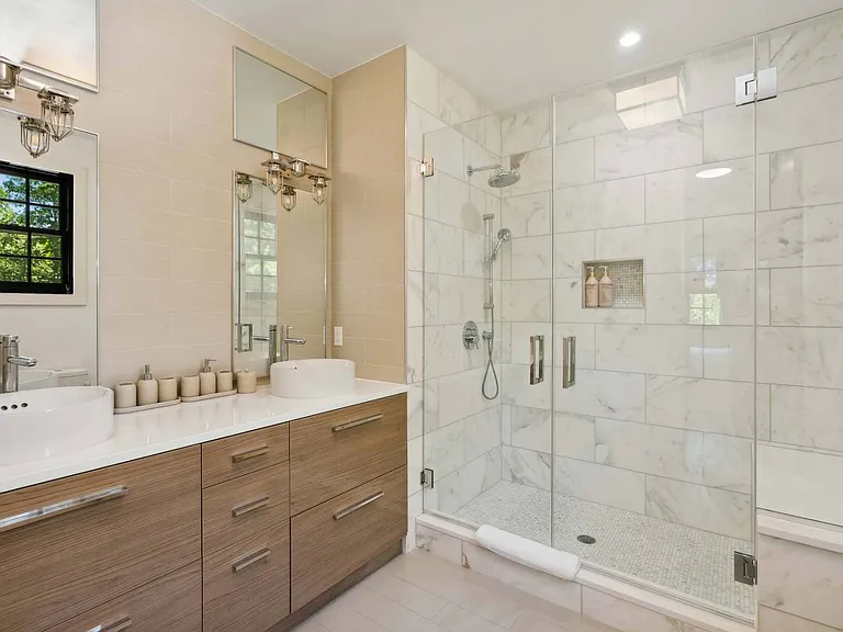 22 Carver St — Photo 17