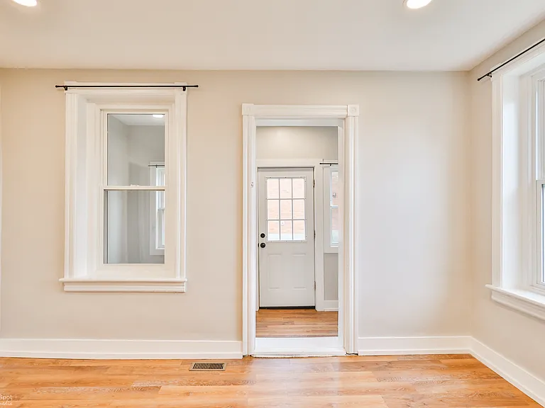 421 Union St — Photo 20
