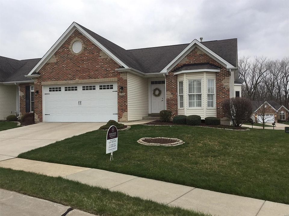 2nd image of 352 Gullane Dr