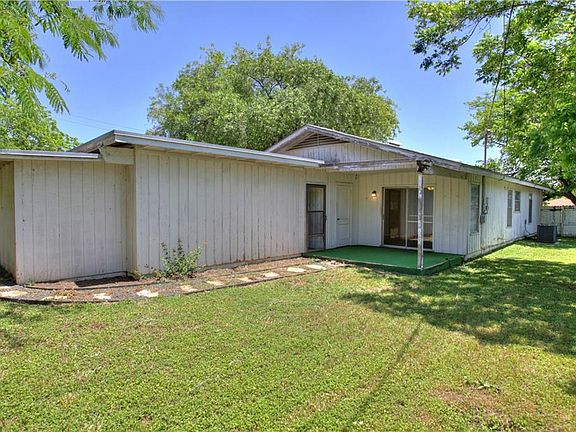 4th image of 8414 Maine Dr