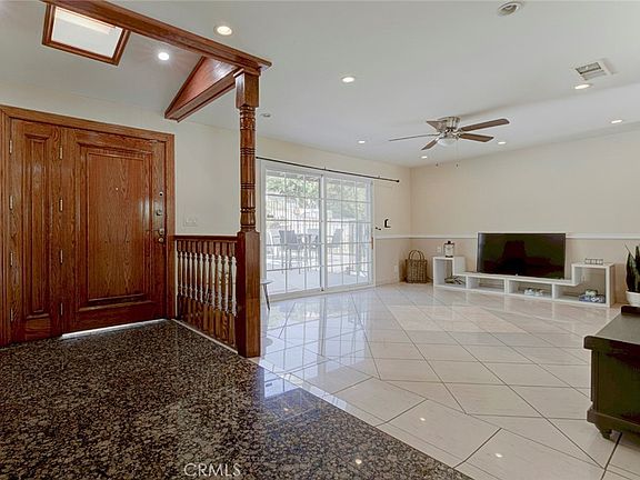 5th image of 1218 E Tujunga Ave