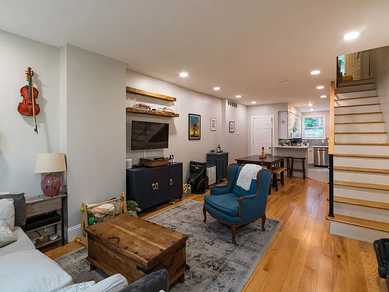 2042 E Fletcher St — Photo 1