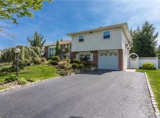 1286 Jonathan Ln, Wantagh, NY 11793