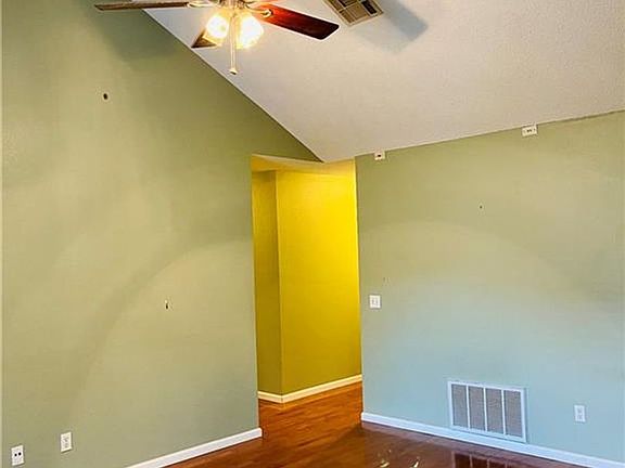 3rd image of 1160 S Jasmine Ln