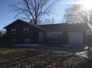 501 NW Falk Dr, Lees Summit, MO 64063