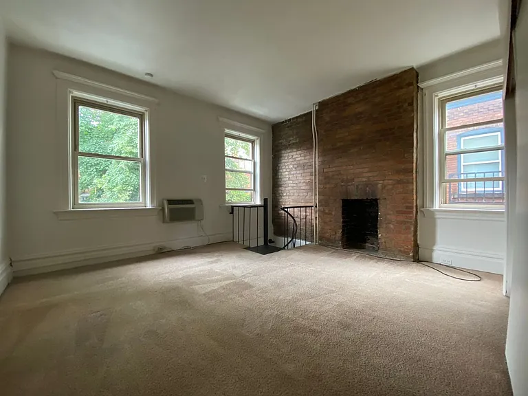 366 S Negley Ave — Photo 58