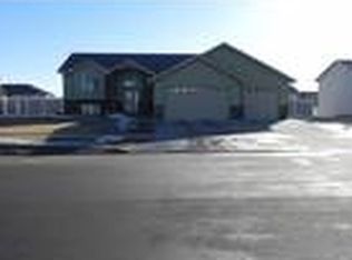 3205 15th St SE, Minot, ND 58701