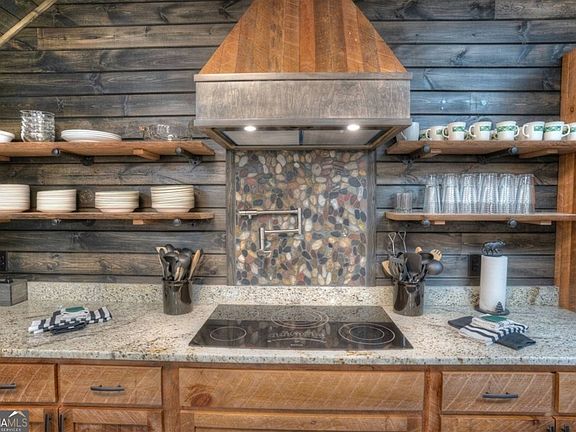 5th image of 481 Chastain Rd