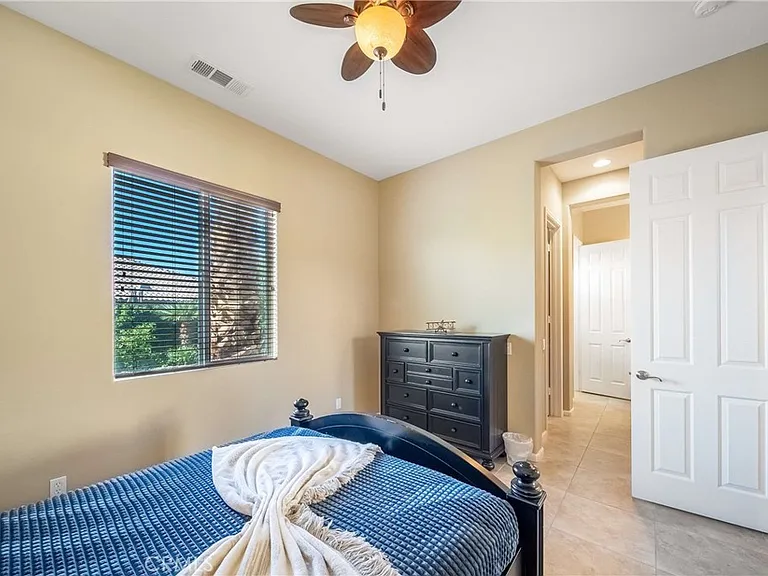 40834 Adriatico Ct — Photo 32