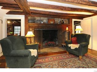 20 Sail Harbour Dr, New Fairfield, CT 06812