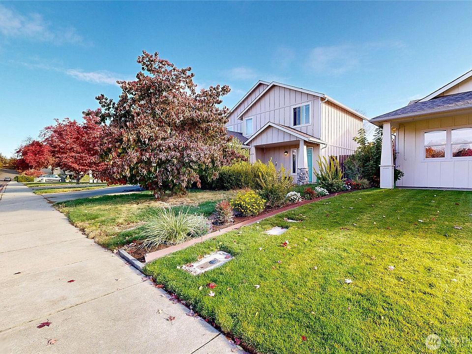 1st image of 1343 SE Newgate Drive
