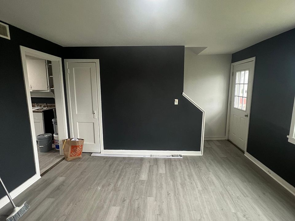 1st image of 19 Hale Ct #19