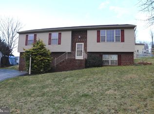 60 Valley Rd, Windsor, PA 17366