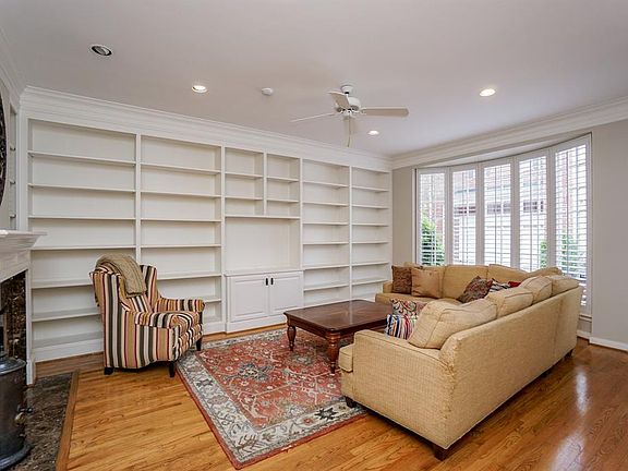 5th image of 2305 Nantucket Dr #B