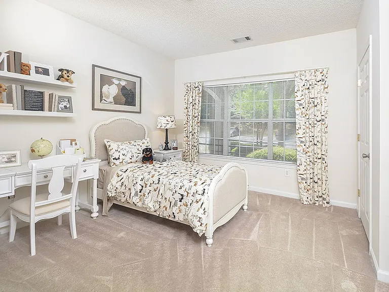 Walden Brook Apartments — Photo 9