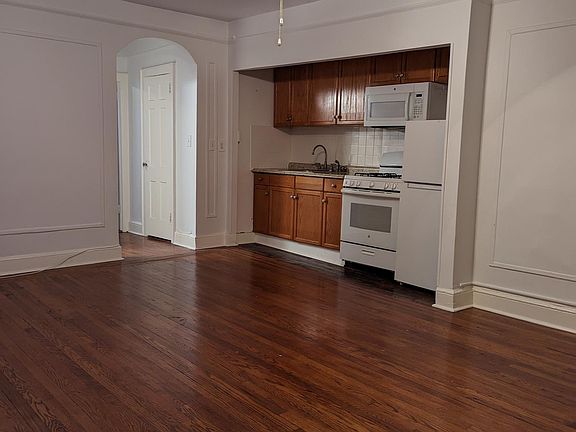 3rd image of 30 Windsor Ter APT 1E