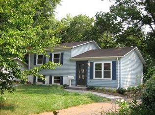 721 W Holly Ave, Sterling, VA 20164