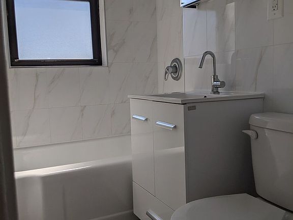 4th image of 6434 102nd St APT 7U