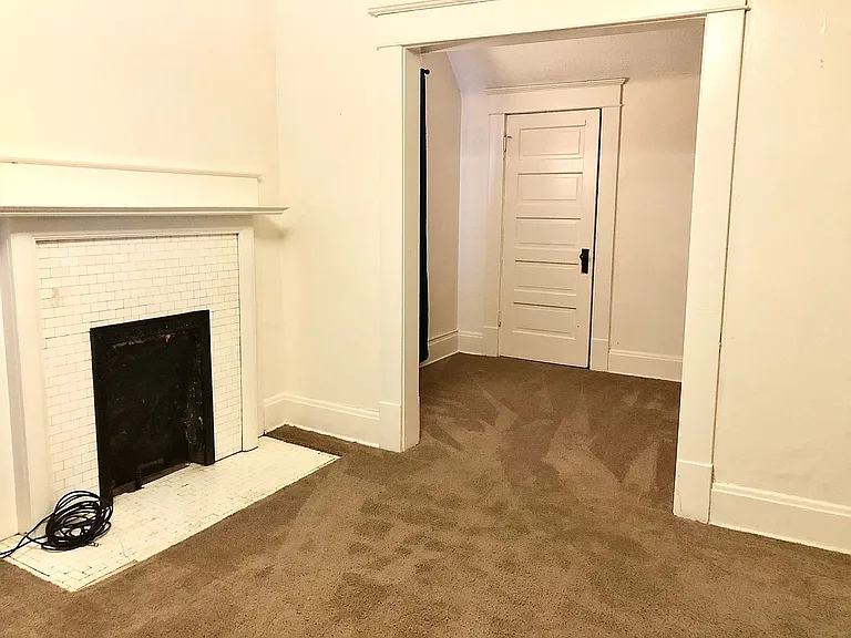 2015 Summit St — Photo 27