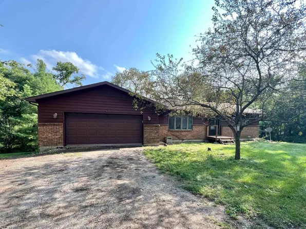 10738 E Bowers Lake Rd, Whitewater, WI 53190