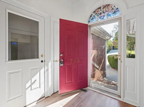 210 Woodlands Ridge Rd, Columbia, SC 29229