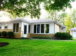 3603 Sigwalt St, Rolling Meadows, IL 60008