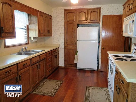 Kitchen with Oak Cabinetry