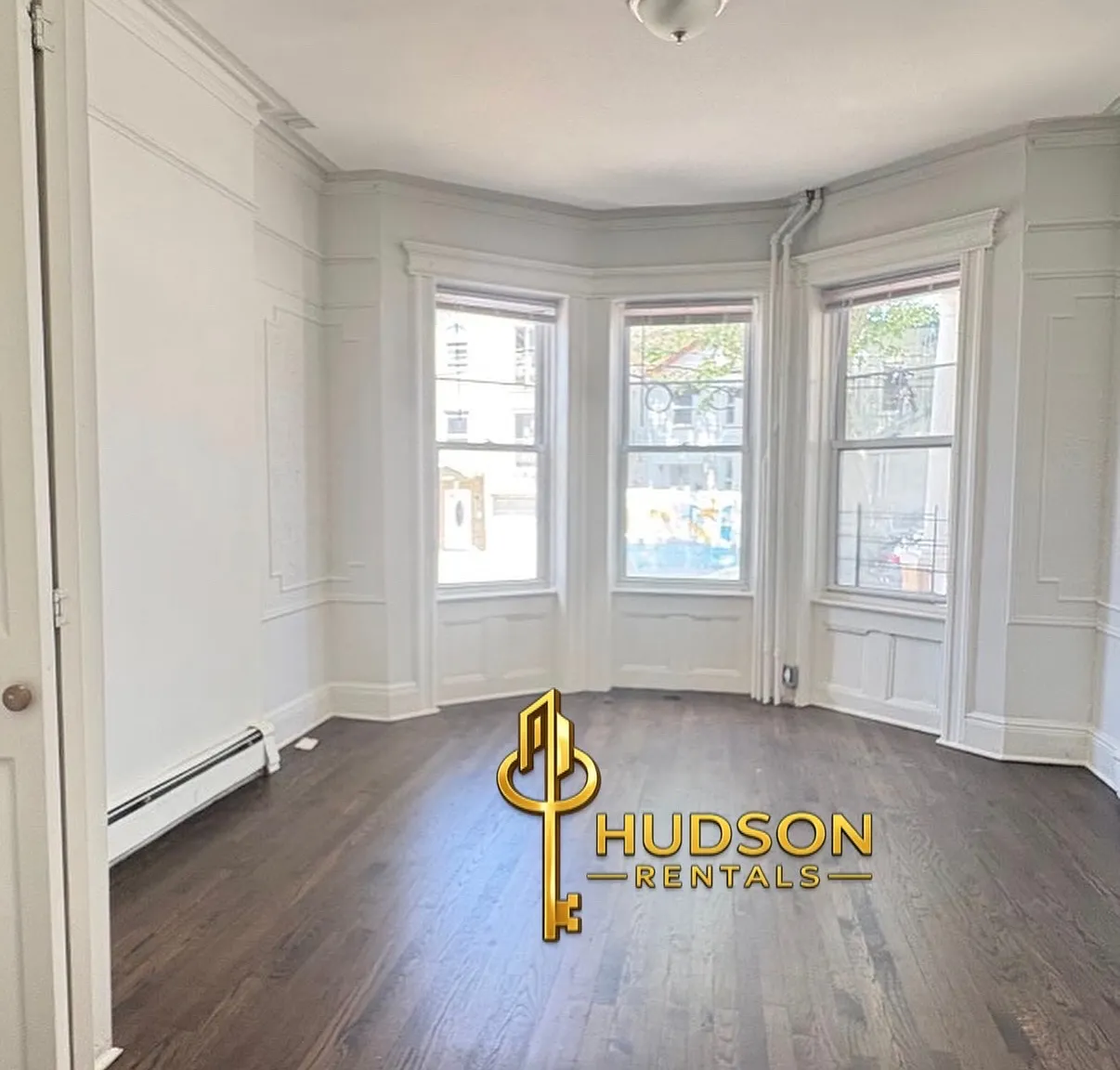 3 bed, 1000 sqft, $2,495 — Photo 4