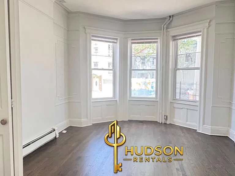 133 Boyd Ave #1 — Photo 4