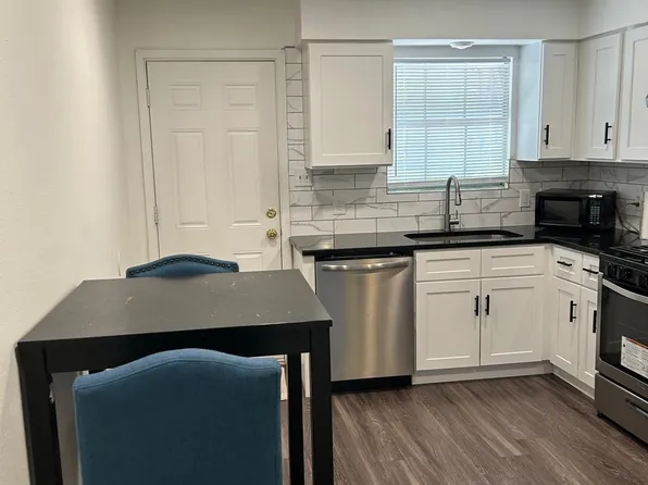 3318 Dolphin Dr APT C, Austin, TX 78704