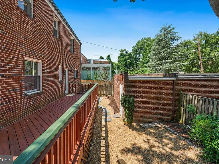 4505 Alton Pl NW — Photo 43