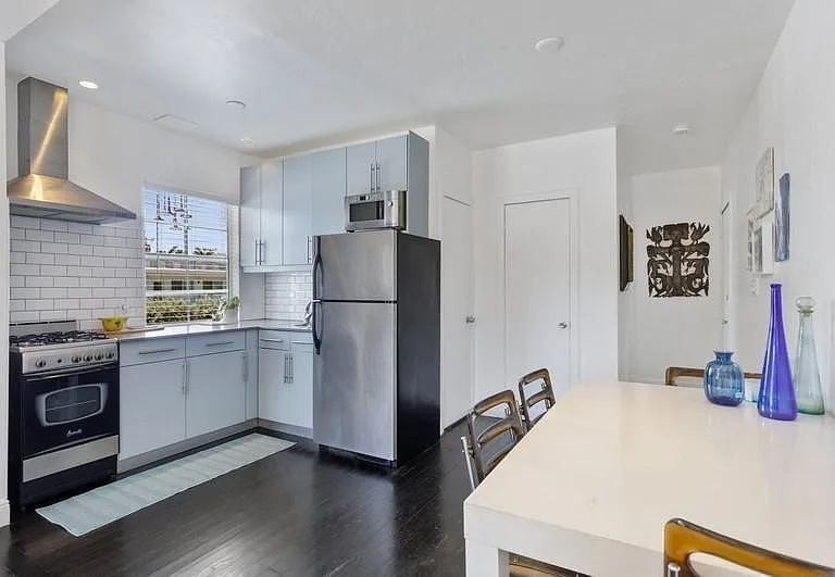 1455 Michigan Ave #19 — Photo 6