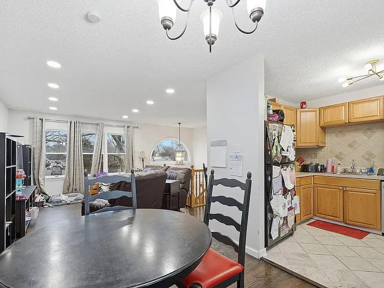 198 Village Dr — Photo 8