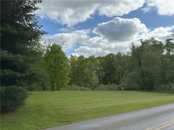 Airport Rd, Grove City, PA 16127