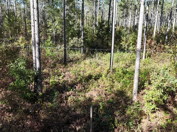2 Miramar Rd, Spooner, WI 54801